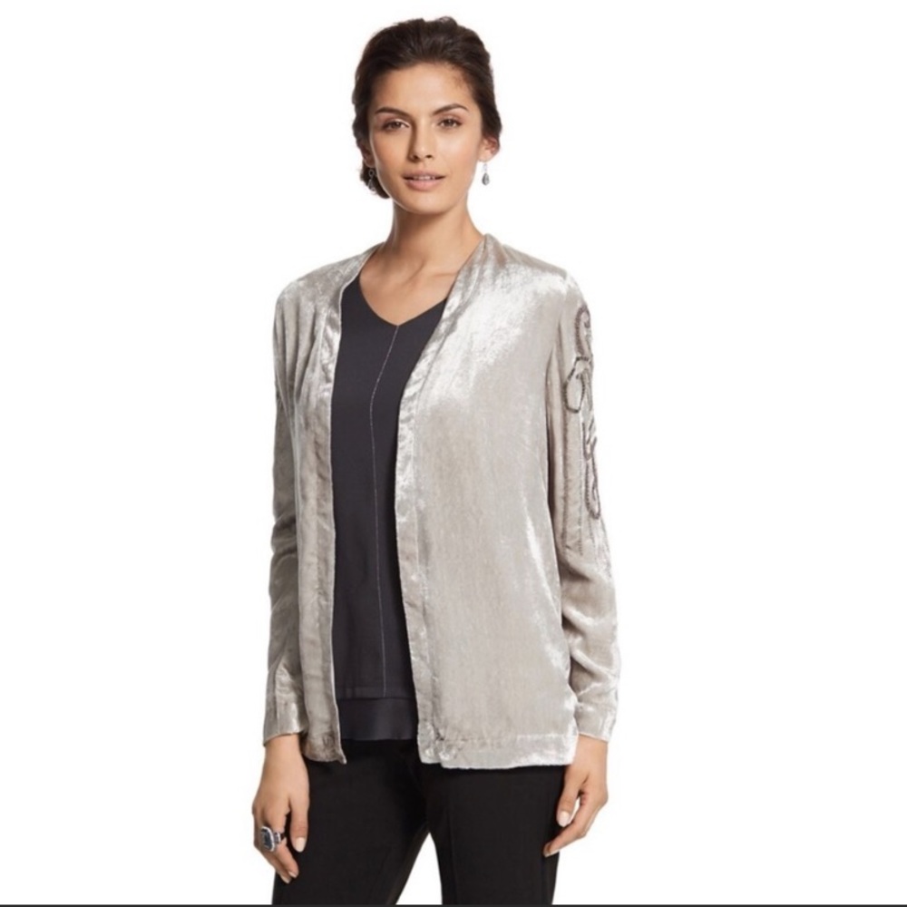 ❌ SOLD ❌ Chico’s size 2 gray/silver velvet jacket